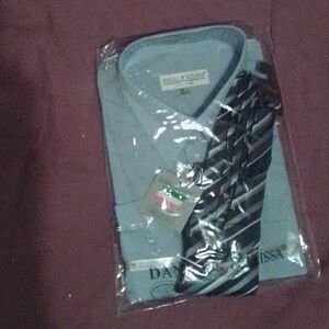 (new) Daniel ellissa light blue button up dress shirt with tie